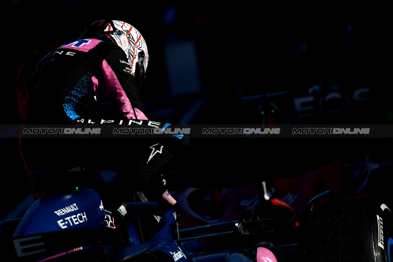 GP GIAPPONE, Esteban Ocon (FRA) Alpine F1 Team A523 in parc ferme.

24.09.2023. Formula 1 World Championship, Rd 17, Japanese Grand Prix, Suzuka, Japan, Gara Day.

 - www.xpbimages.com, EMail: requests@xpbimages.com © Copyright: Coates / XPB Images