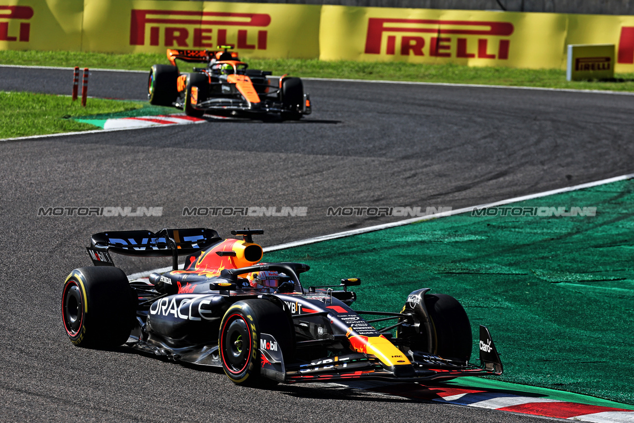 GP GIAPPONE, Max Verstappen (NLD) Red Bull Racing RB19.

24.09.2023. Formula 1 World Championship, Rd 17, Japanese Grand Prix, Suzuka, Japan, Gara Day.

- www.xpbimages.com, EMail: requests@xpbimages.com © Copyright: Moy / XPB Images