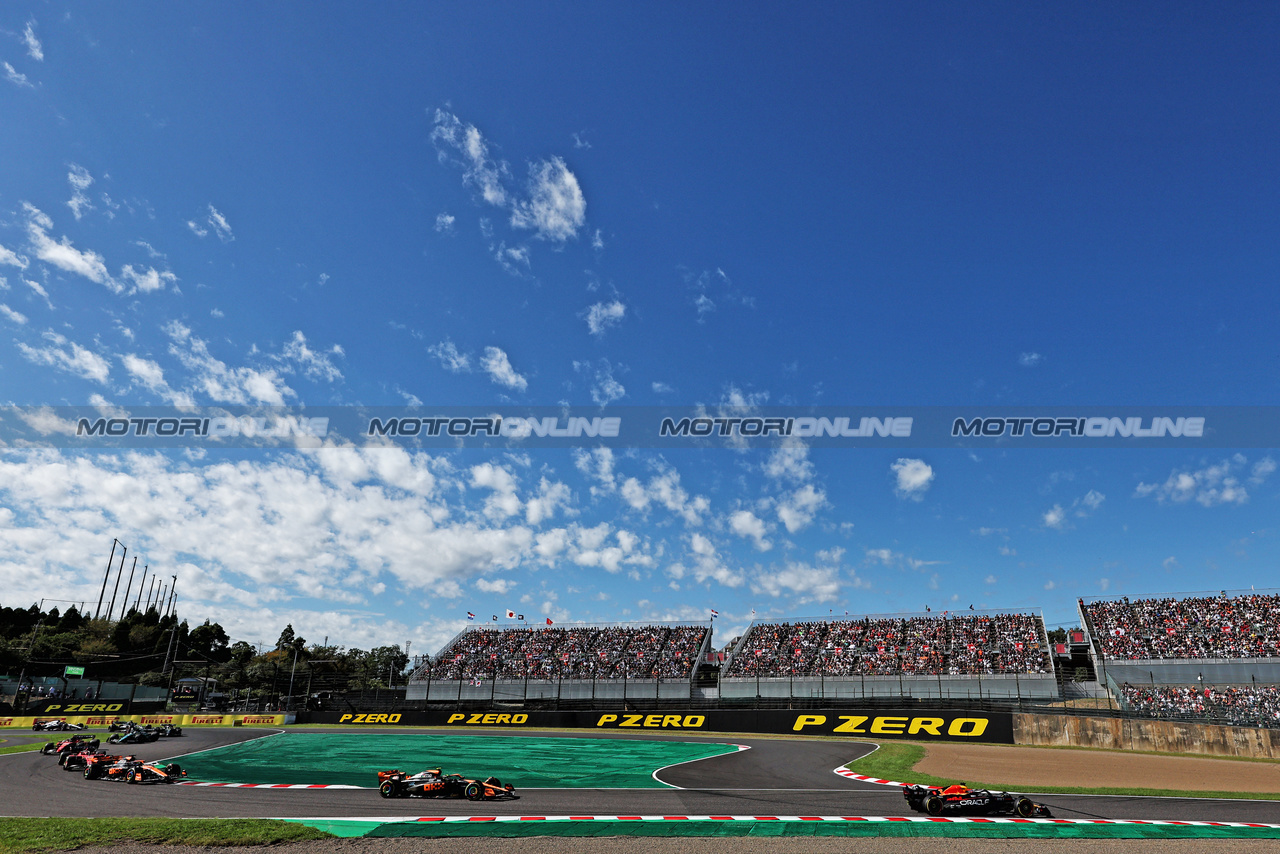 GP GIAPPONE, Max Verstappen (NLD) Red Bull Racing RB19.

24.09.2023. Formula 1 World Championship, Rd 17, Japanese Grand Prix, Suzuka, Japan, Gara Day.

- www.xpbimages.com, EMail: requests@xpbimages.com © Copyright: Moy / XPB Images