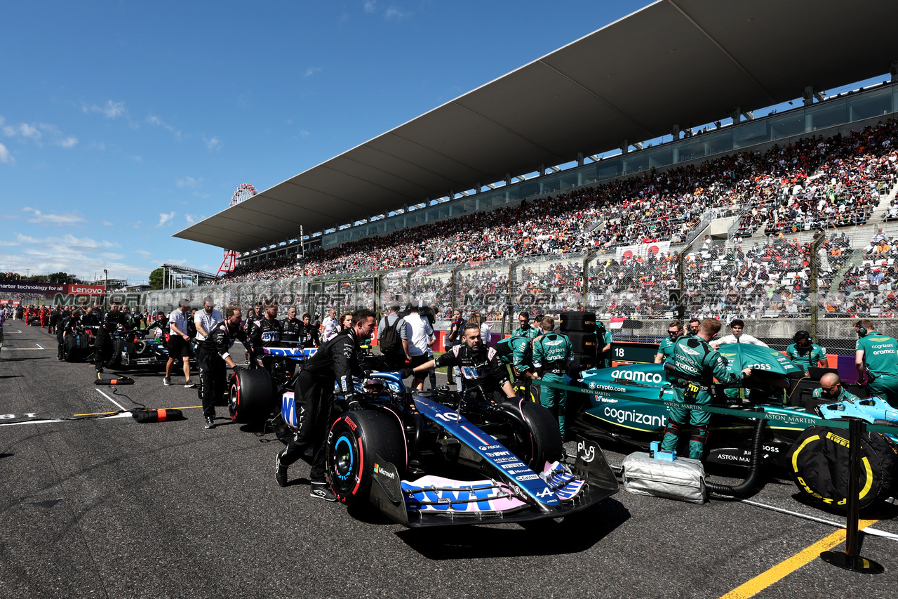 GP GIAPPONE, Pierre Gasly (FRA) Alpine F1 Team A523 on the grid.

24.09.2023. Formula 1 World Championship, Rd 17, Japanese Grand Prix, Suzuka, Japan, Gara Day.

- www.xpbimages.com, EMail: requests@xpbimages.com © Copyright: Moy / XPB Images