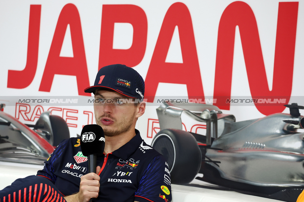 GP GIAPPONE, Max Verstappen (NLD) Red Bull Racing in the post race FIA Press Conference.

24.09.2023. Formula 1 World Championship, Rd 17, Japanese Grand Prix, Suzuka, Japan, Gara Day.

- www.xpbimages.com, EMail: requests@xpbimages.com © Copyright: Moy / XPB Images