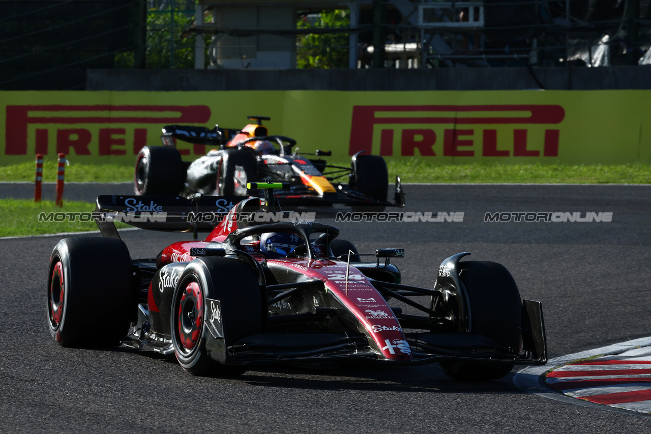 GP GIAPPONE, Zhou Guanyu (CHN) Alfa Romeo F1 Team C43.

24.09.2023. Formula 1 World Championship, Rd 17, Japanese Grand Prix, Suzuka, Japan, Gara Day.

 - www.xpbimages.com, EMail: requests@xpbimages.com © Copyright: Coates / XPB Images