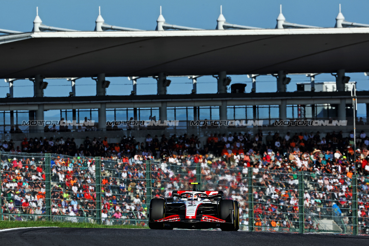 GP GIAPPONE, Nico Hulkenberg (GER) Haas VF-23.

24.09.2023. Formula 1 World Championship, Rd 17, Japanese Grand Prix, Suzuka, Japan, Gara Day.

 - www.xpbimages.com, EMail: requests@xpbimages.com © Copyright: Coates / XPB Images