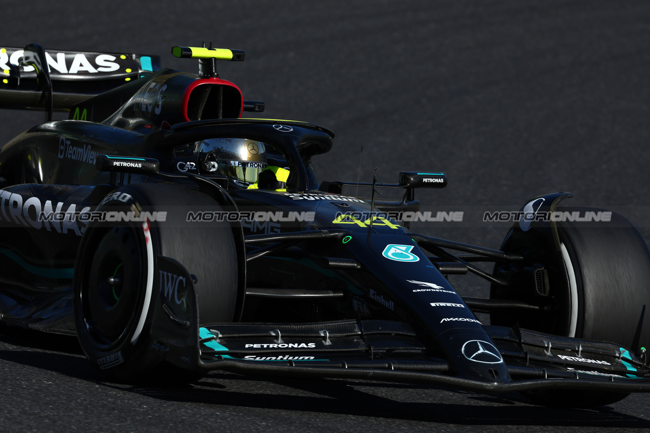GP GIAPPONE, Lewis Hamilton (GBR) Mercedes AMG F1 W14.

24.09.2023. Formula 1 World Championship, Rd 17, Japanese Grand Prix, Suzuka, Japan, Gara Day.

 - www.xpbimages.com, EMail: requests@xpbimages.com © Copyright: Coates / XPB Images