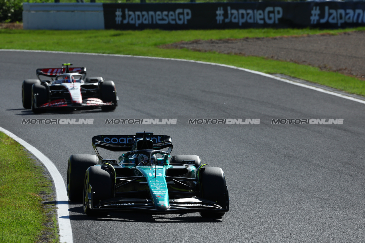 GP GIAPPONE, Lance Stroll (CDN) Aston Martin F1 Team AMR23.

24.09.2023. Formula 1 World Championship, Rd 17, Japanese Grand Prix, Suzuka, Japan, Gara Day.

 - www.xpbimages.com, EMail: requests@xpbimages.com © Copyright: Coates / XPB Images