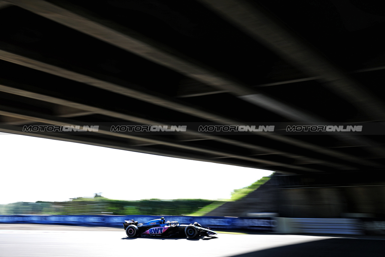 GP GIAPPONE, Pierre Gasly (FRA) Alpine F1 Team A523.

24.09.2023. Formula 1 World Championship, Rd 17, Japanese Grand Prix, Suzuka, Japan, Gara Day.

 - www.xpbimages.com, EMail: requests@xpbimages.com © Copyright: Coates / XPB Images