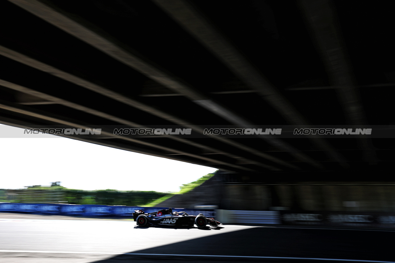 GP GIAPPONE, Kevin Magnussen (DEN) Haas VF-23.

24.09.2023. Formula 1 World Championship, Rd 17, Japanese Grand Prix, Suzuka, Japan, Gara Day.

 - www.xpbimages.com, EMail: requests@xpbimages.com © Copyright: Coates / XPB Images