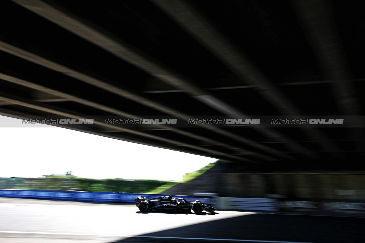 GP GIAPPONE, Lewis Hamilton (GBR) Mercedes AMG F1 W14.

24.09.2023. Formula 1 World Championship, Rd 17, Japanese Grand Prix, Suzuka, Japan, Gara Day.

 - www.xpbimages.com, EMail: requests@xpbimages.com © Copyright: Coates / XPB Images