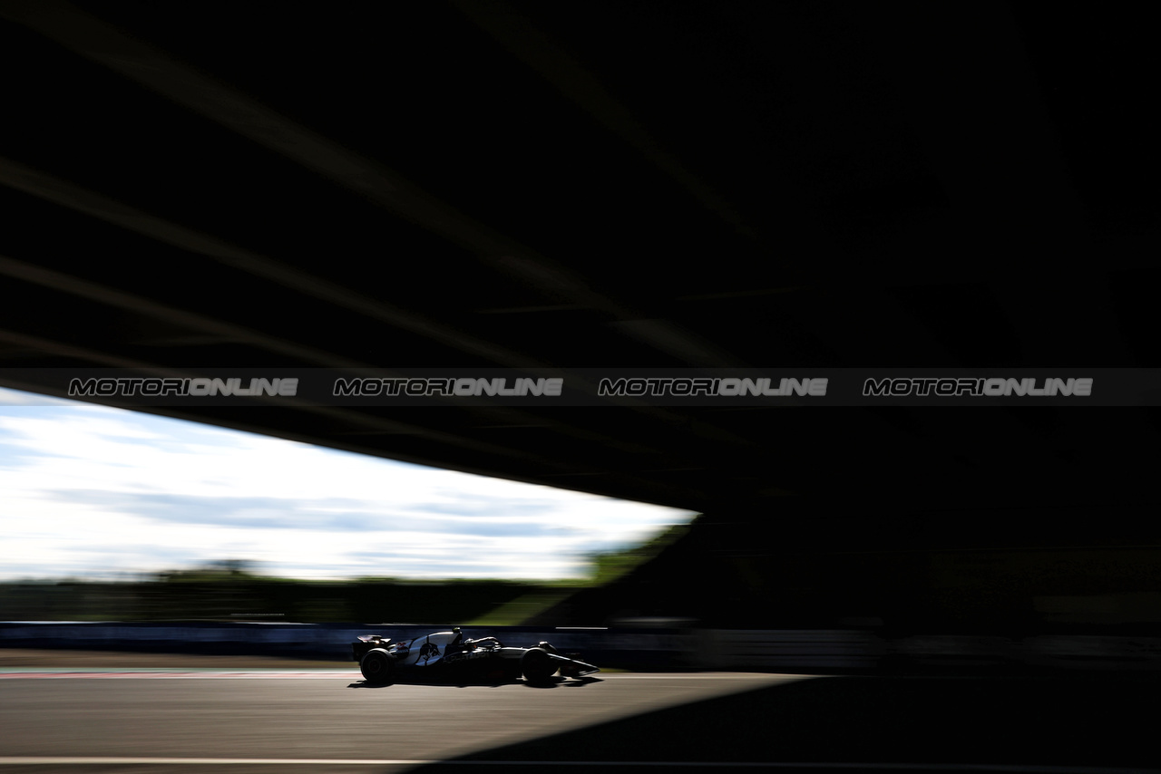 GP GIAPPONE, Yuki Tsunoda (JPN) AlphaTauri AT04.

24.09.2023. Formula 1 World Championship, Rd 17, Japanese Grand Prix, Suzuka, Japan, Gara Day.

 - www.xpbimages.com, EMail: requests@xpbimages.com © Copyright: Coates / XPB Images