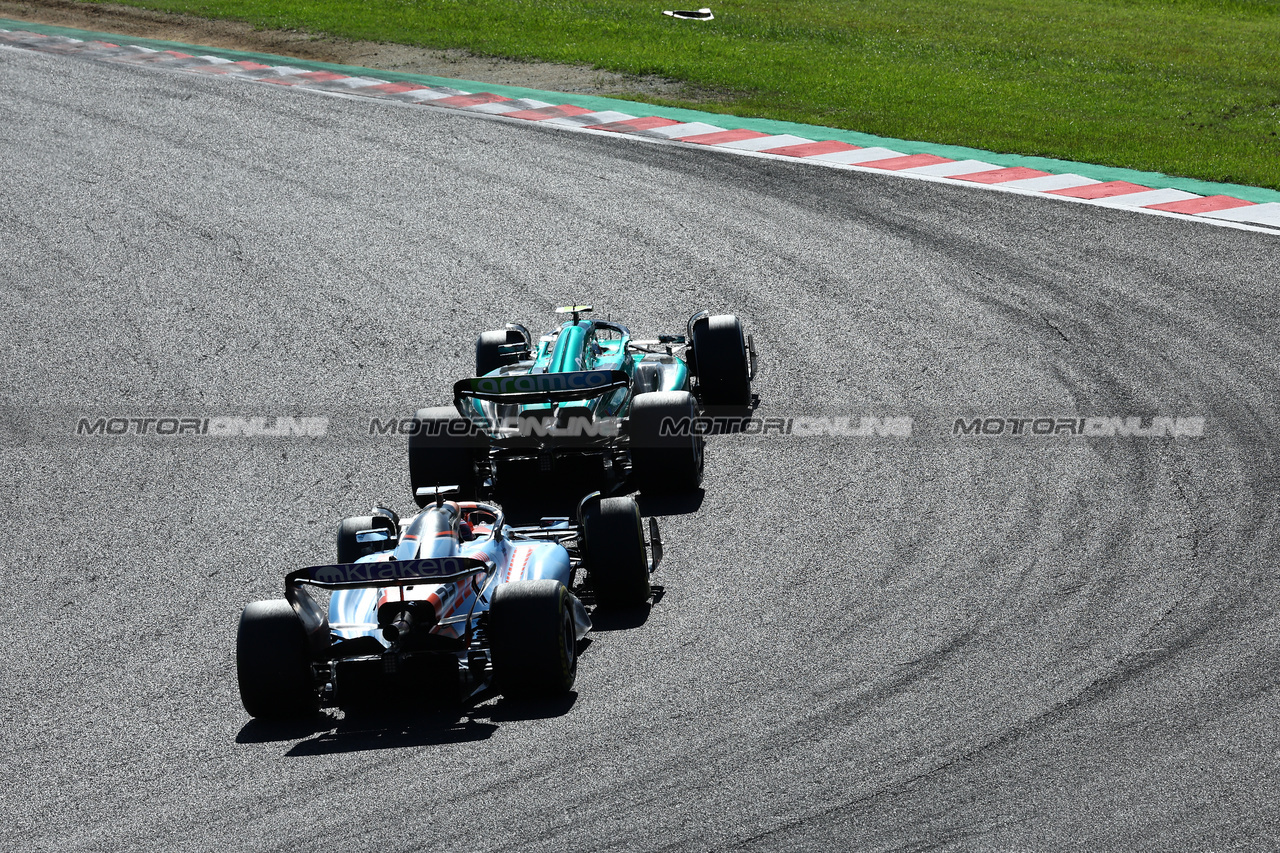 GP GIAPPONE, Alexander Albon (THA) Williams Racing FW45.

24.09.2023. Formula 1 World Championship, Rd 17, Japanese Grand Prix, Suzuka, Japan, Gara Day.

 - www.xpbimages.com, EMail: requests@xpbimages.com © Copyright: Coates / XPB Images
