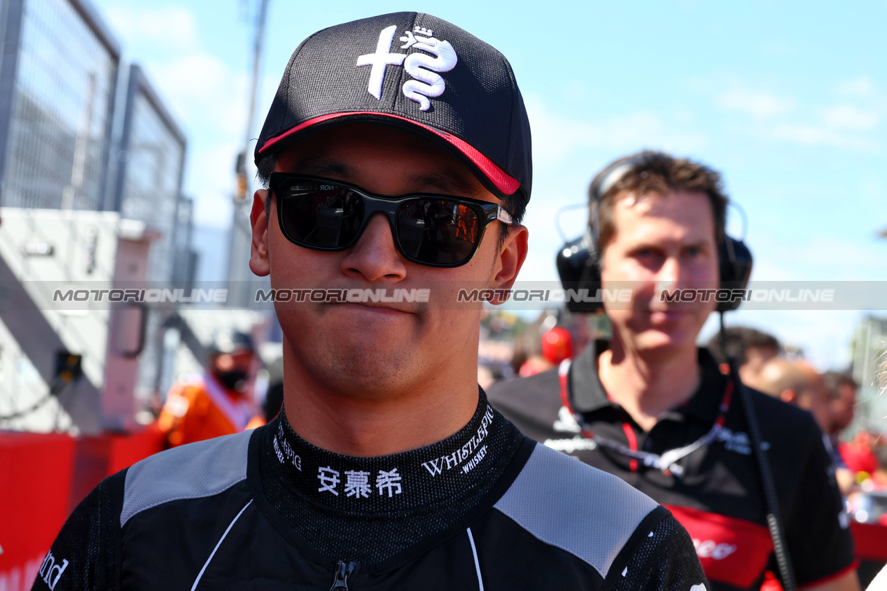 GP GIAPPONE, Zhou Guanyu (CHN) Alfa Romeo F1 Team on the grid.

24.09.2023. Formula 1 World Championship, Rd 17, Japanese Grand Prix, Suzuka, Japan, Gara Day.

- www.xpbimages.com, EMail: requests@xpbimages.com © Copyright: Batchelor / XPB Images