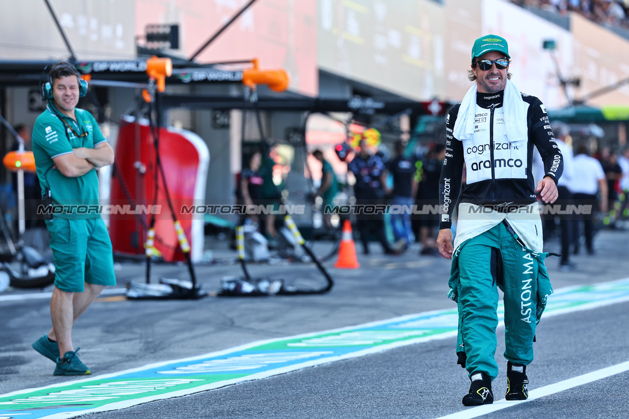 GP GIAPPONE, Fernando Alonso (ESP) Aston Martin F1 Team on the grid.

24.09.2023. Formula 1 World Championship, Rd 17, Japanese Grand Prix, Suzuka, Japan, Gara Day.

- www.xpbimages.com, EMail: requests@xpbimages.com © Copyright: Batchelor / XPB Images