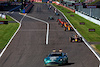GP GIAPPONE, Max Verstappen (NLD) Red Bull Racing RB19 davanti a behind the Aston Martin FIA Safety Car.
24.09.2023. Formula 1 World Championship, Rd 17, Japanese Grand Prix, Suzuka, Japan, Gara Day.
- www.xpbimages.com, EMail: requests@xpbimages.com © Copyright: Batchelor / XPB Images
