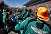 GP GIAPPONE, Aston Martin F1 Team on the grid.
24.09.2023. Formula 1 World Championship, Rd 17, Japanese Grand Prix, Suzuka, Japan, Gara Day.
- www.xpbimages.com, EMail: requests@xpbimages.com © Copyright: Charniaux / XPB Images