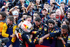 GP GIAPPONE, Gara winner Max Verstappen (NLD) Red Bull Racing celebrates with the team in parc ferme.
24.09.2023. Formula 1 World Championship, Rd 17, Japanese Grand Prix, Suzuka, Japan, Gara Day.
- www.xpbimages.com, EMail: requests@xpbimages.com © Copyright: Moy / XPB Images