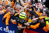 GP GIAPPONE, Lando Norris (GBR) McLaren MCL60 celebrates his second position with the team in parc ferme.
24.09.2023. Formula 1 World Championship, Rd 17, Japanese Grand Prix, Suzuka, Japan, Gara Day.
- www.xpbimages.com, EMail: requests@xpbimages.com © Copyright: Moy / XPB Images