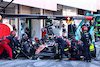 GP GIAPPONE, Zhou Guanyu  (CHN) Alfa Romeo F1 Team C43.
24.09.2023. Formula 1 World Championship, Rd 17, Japanese Grand Prix, Suzuka, Japan, Gara Day.
- www.xpbimages.com, EMail: requests@xpbimages.com © Copyright: Batchelor / XPB Images