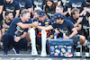 GP GIAPPONE, Max Verstappen (NLD) Red Bull Racing RB19 celebrates with the team  with Sergio Perez (MEX) Red Bull Racing RB19 e Christian Horner (GBR) Red Bull Racing Team Principal after winning the 2023 Constructors Championship.
24.09.2023. Formula 1 World Championship, Rd 17, Japanese Grand Prix, Suzuka, Japan, Gara Day.
- www.xpbimages.com, EMail: requests@xpbimages.com © Copyright: Batchelor / XPB Images