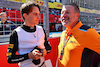 GP GIAPPONE, (L to R): Oscar Piastri (AUS) McLaren with Zak Brown (USA) McLaren Executive Director on the grid.
24.09.2023. Formula 1 World Championship, Rd 17, Japanese Grand Prix, Suzuka, Japan, Gara Day.
- www.xpbimages.com, EMail: requests@xpbimages.com © Copyright: Batchelor / XPB Images