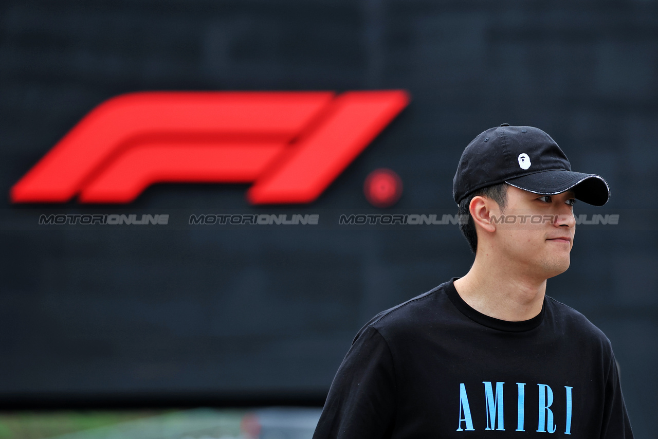 GP GIAPPONE, Zhou Guanyu (CHN) Alfa Romeo F1 Team.

21.09.2023. Formula 1 World Championship, Rd 17, Japanese Grand Prix, Suzuka, Japan, Preparation Day.

- www.xpbimages.com, EMail: requests@xpbimages.com © Copyright: Moy / XPB Images