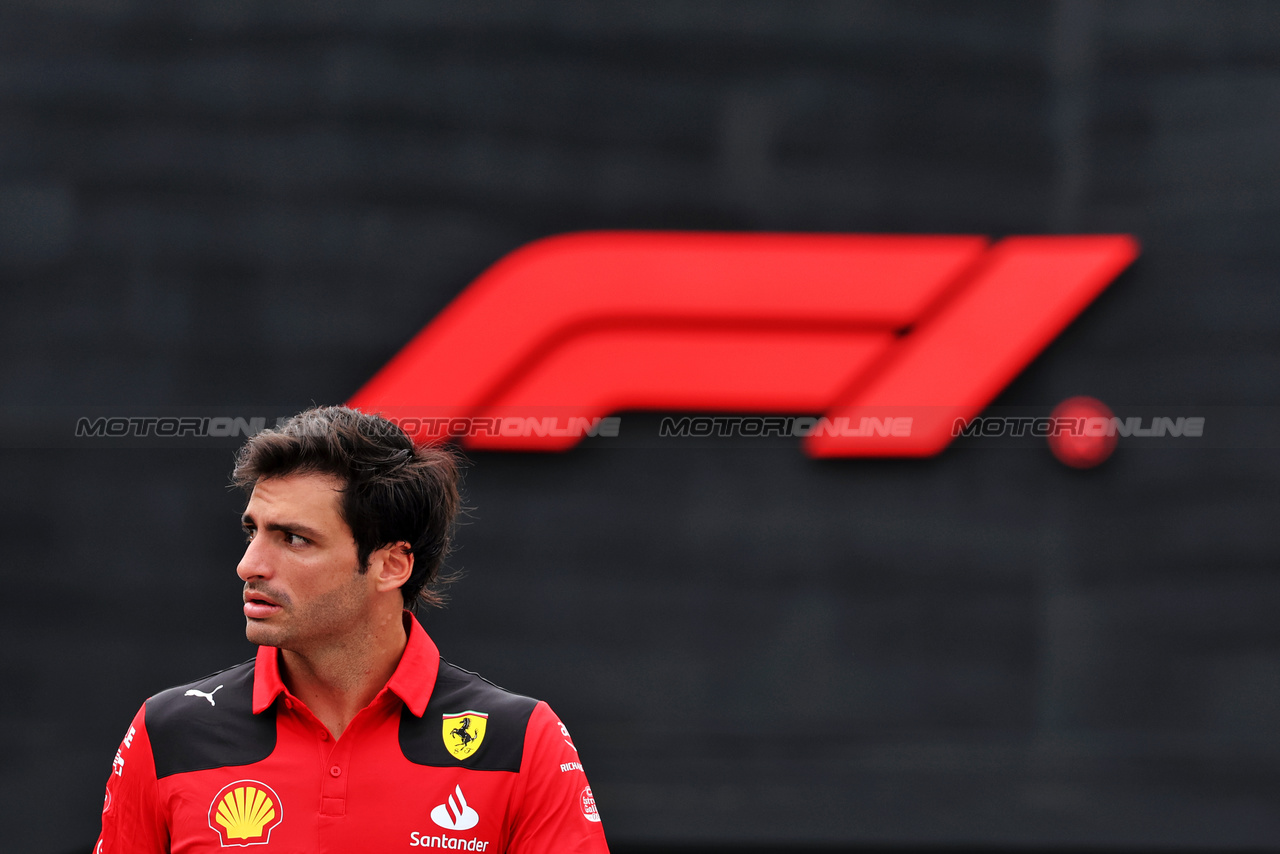GP GIAPPONE, Carlos Sainz Jr (ESP) Ferrari.

21.09.2023. Formula 1 World Championship, Rd 17, Japanese Grand Prix, Suzuka, Japan, Preparation Day.

- www.xpbimages.com, EMail: requests@xpbimages.com © Copyright: Moy / XPB Images