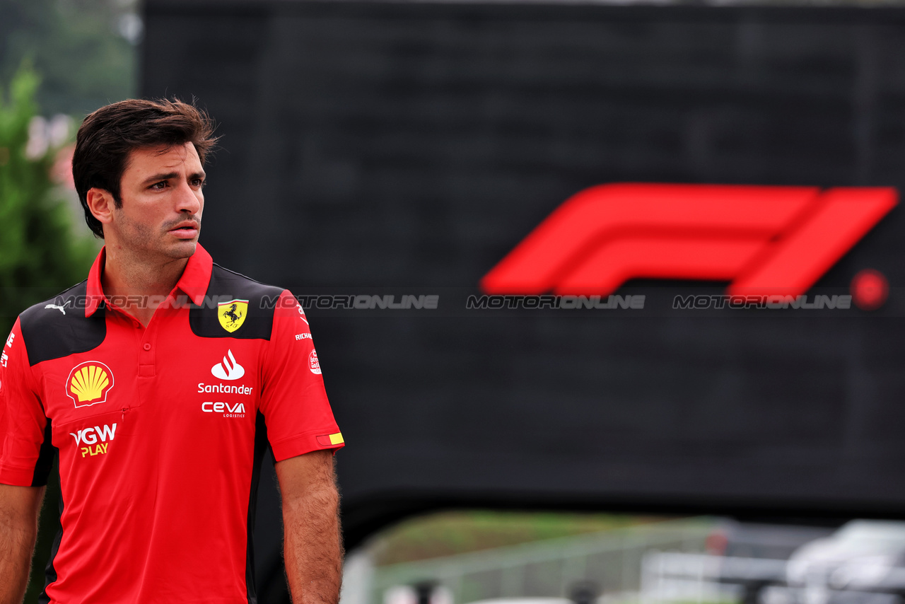 GP GIAPPONE, Carlos Sainz Jr (ESP) Ferrari.

21.09.2023. Formula 1 World Championship, Rd 17, Japanese Grand Prix, Suzuka, Japan, Preparation Day.

- www.xpbimages.com, EMail: requests@xpbimages.com © Copyright: Moy / XPB Images