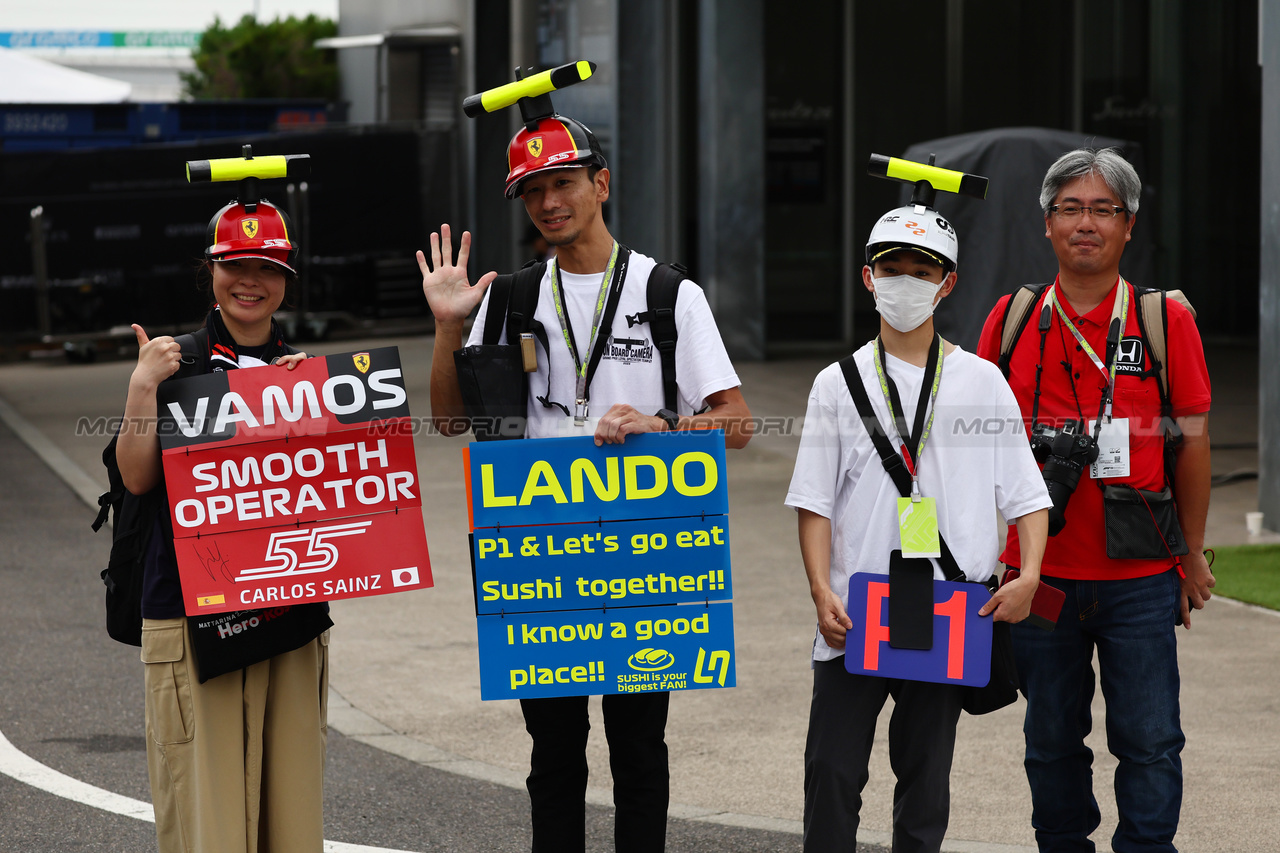 GP GIAPPONE, Circuit Atmosfera - fans.

21.09.2023. Formula 1 World Championship, Rd 17, Japanese Grand Prix, Suzuka, Japan, Preparation Day.

- www.xpbimages.com, EMail: requests@xpbimages.com © Copyright: Batchelor / XPB Images