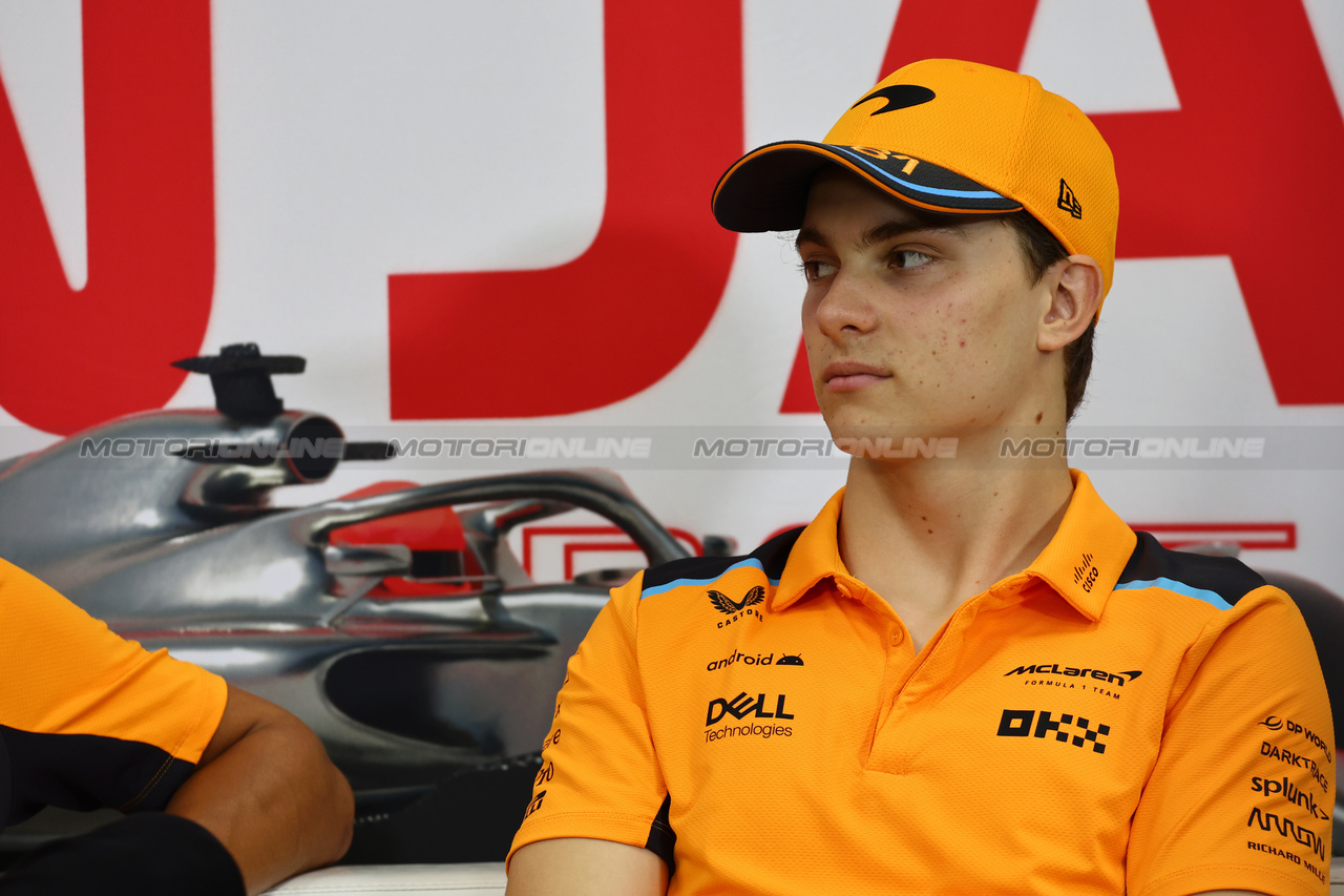 GP GIAPPONE, Oscar Piastri (AUS) McLaren in the FIA Press Conference.

21.09.2023. Formula 1 World Championship, Rd 17, Japanese Grand Prix, Suzuka, Japan, Preparation Day.

- www.xpbimages.com, EMail: requests@xpbimages.com © Copyright: Batchelor / XPB Images