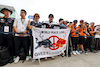 GP GIAPPONE, Circuit Atmosfera - Red Bull fans in the pits.
21.09.2023. Formula 1 World Championship, Rd 17, Japanese Grand Prix, Suzuka, Japan, Preparation Day.
- www.xpbimages.com, EMail: requests@xpbimages.com © Copyright: Moy / XPB Images
