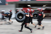 GP GIAPPONE, Alfa Romeo F1 Team practices a pit stop.
21.09.2023. Formula 1 World Championship, Rd 17, Japanese Grand Prix, Suzuka, Japan, Preparation Day.
- www.xpbimages.com, EMail: requests@xpbimages.com © Copyright: Moy / XPB Images