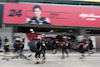 GP GIAPPONE, Alfa Romeo F1 Team practices a pit stop.
21.09.2023. Formula 1 World Championship, Rd 17, Japanese Grand Prix, Suzuka, Japan, Preparation Day.
- www.xpbimages.com, EMail: requests@xpbimages.com © Copyright: Moy / XPB Images