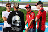 GP GIAPPONE, (L to R): George Russell (GBR) Mercedes AMG F1; Lewis Hamilton (GBR) Mercedes AMG F1; Charles Leclerc (MON) Ferrari; e Robert Shwartzman (RUS) / (ISR) Ferrari Reserve Driver.
21.09.2023. Formula 1 World Championship, Rd 17, Japanese Grand Prix, Suzuka, Japan, Preparation Day.
- www.xpbimages.com, EMail: requests@xpbimages.com © Copyright: Batchelor / XPB Images