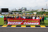 GP GIAPPONE, A drivers' e team personnel group photograph with Sebastian Vettel (GER) - Bee Hotel at Buzzin' Corner. 
21.09.2023. Formula 1 World Championship, Rd 17, Japanese Grand Prix, Suzuka, Japan, Preparation Day.
- www.xpbimages.com, EMail: requests@xpbimages.com © Copyright: Batchelor / XPB Images