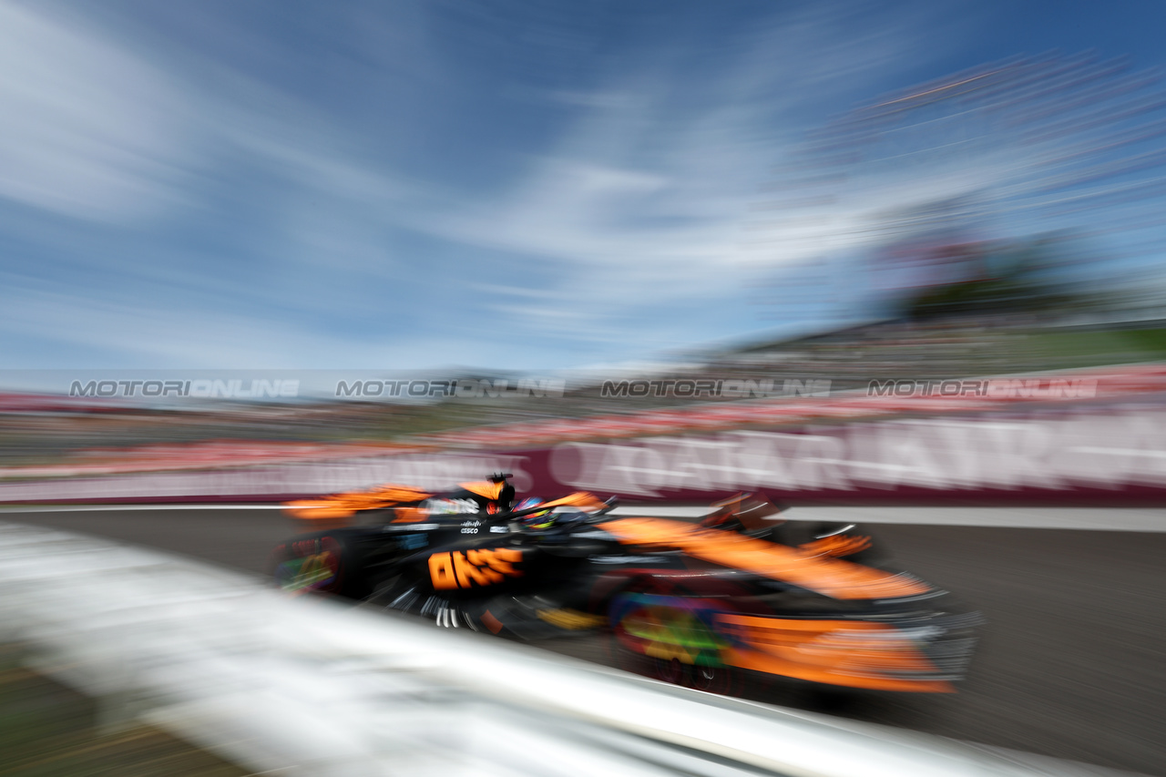 GP GIAPPONE, Oscar Piastri (AUS) McLaren MCL60.

23.09.2023. Formula 1 World Championship, Rd 17, Japanese Grand Prix, Suzuka, Japan, Qualifiche Day.

- www.xpbimages.com, EMail: requests@xpbimages.com © Copyright: Moy / XPB Images