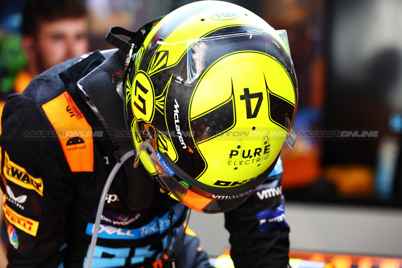 GP GIAPPONE, Lando Norris (GBR) McLaren MCL60.

23.09.2023. Formula 1 World Championship, Rd 17, Japanese Grand Prix, Suzuka, Japan, Qualifiche Day.

- www.xpbimages.com, EMail: requests@xpbimages.com © Copyright: Batchelor / XPB Images