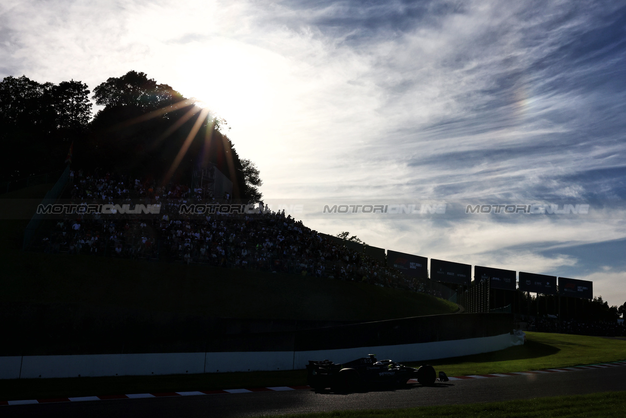 GP GIAPPONE, Lewis Hamilton (GBR) Mercedes AMG F1 W14.

23.09.2023. Formula 1 World Championship, Rd 17, Japanese Grand Prix, Suzuka, Japan, Qualifiche Day.

- www.xpbimages.com, EMail: requests@xpbimages.com © Copyright: Charniaux / XPB Images