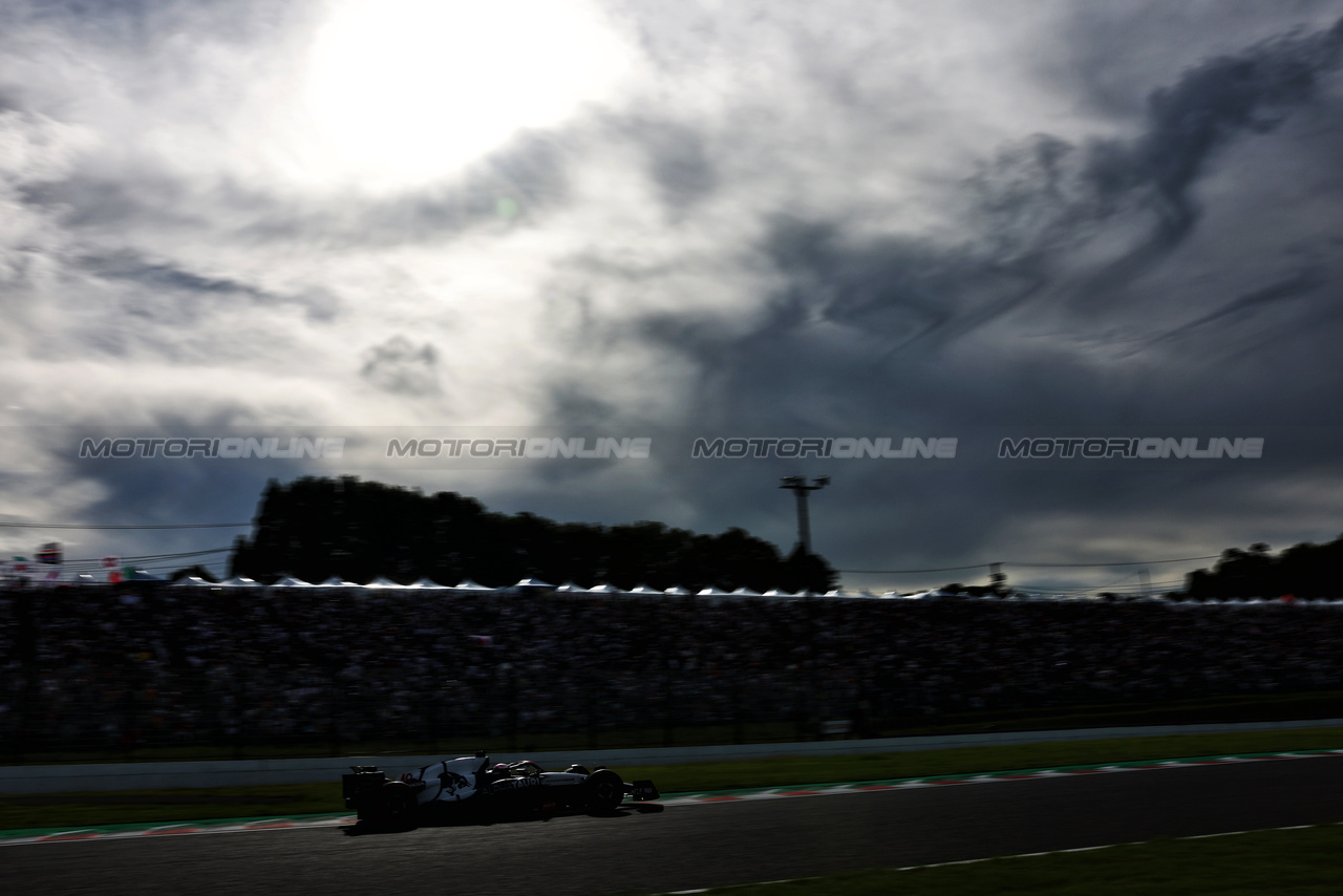 GP GIAPPONE, Liam Lawson (NZL) AlphaTauri AT04.

23.09.2023. Formula 1 World Championship, Rd 17, Japanese Grand Prix, Suzuka, Japan, Qualifiche Day.

- www.xpbimages.com, EMail: requests@xpbimages.com © Copyright: Charniaux / XPB Images