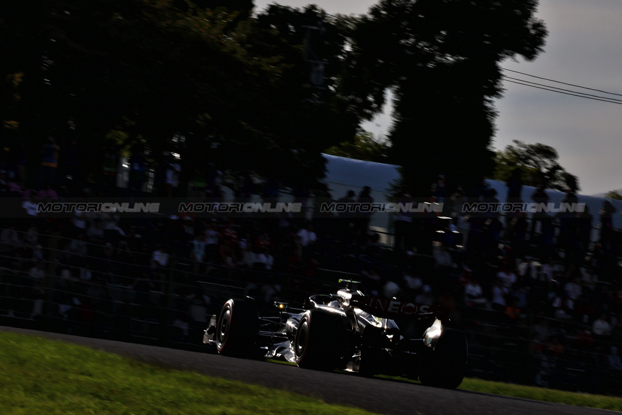GP GIAPPONE, Lewis Hamilton (GBR) Mercedes AMG F1 W14.

23.09.2023. Formula 1 World Championship, Rd 17, Japanese Grand Prix, Suzuka, Japan, Qualifiche Day.

- www.xpbimages.com, EMail: requests@xpbimages.com © Copyright: Charniaux / XPB Images