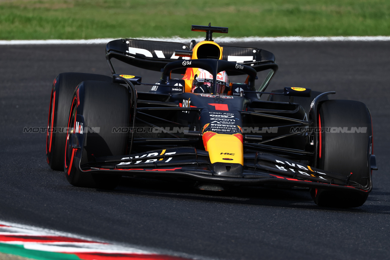 GP GIAPPONE, Max Verstappen (NLD) Red Bull Racing RB19.

23.09.2023. Formula 1 World Championship, Rd 17, Japanese Grand Prix, Suzuka, Japan, Qualifiche Day.

 - www.xpbimages.com, EMail: requests@xpbimages.com © Copyright: Coates / XPB Images