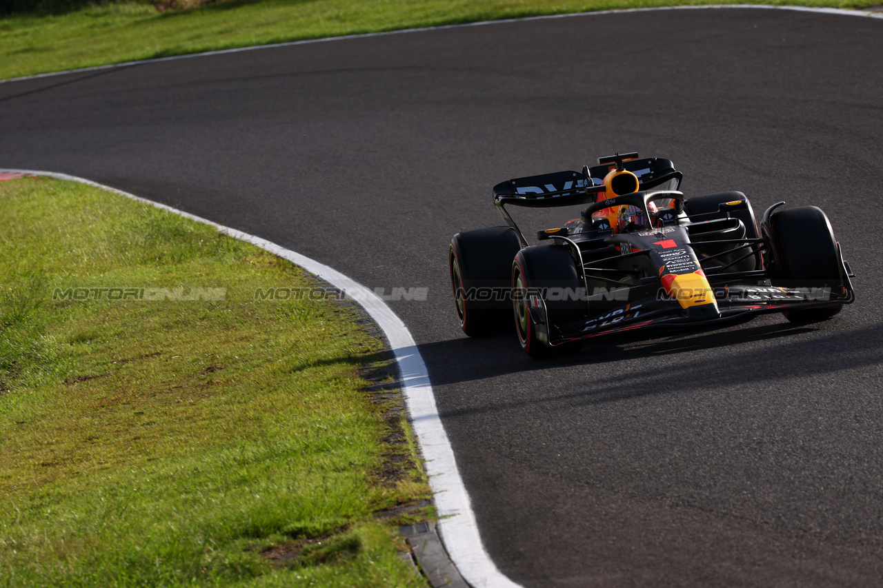 GP GIAPPONE, Max Verstappen (NLD) Red Bull Racing RB19.

23.09.2023. Formula 1 World Championship, Rd 17, Japanese Grand Prix, Suzuka, Japan, Qualifiche Day.

 - www.xpbimages.com, EMail: requests@xpbimages.com © Copyright: Coates / XPB Images