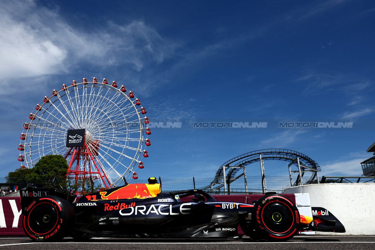 GP GIAPPONE, Sergio Perez (MEX) Red Bull Racing RB19.

23.09.2023. Formula 1 World Championship, Rd 17, Japanese Grand Prix, Suzuka, Japan, Qualifiche Day.

- www.xpbimages.com, EMail: requests@xpbimages.com © Copyright: Batchelor / XPB Images