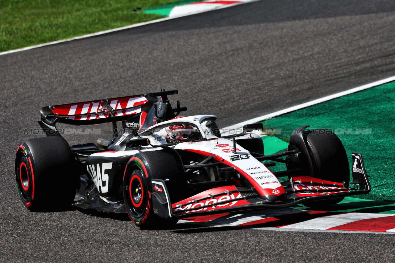 GP GIAPPONE, Kevin Magnussen (DEN) Haas VF-23.

23.09.2023. Formula 1 World Championship, Rd 17, Japanese Grand Prix, Suzuka, Japan, Qualifiche Day.

- www.xpbimages.com, EMail: requests@xpbimages.com © Copyright: Moy / XPB Images
