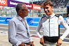 GP GIAPPONE, (L to R): Stefano Domenicali (ITA) Formula One President e CEO with Alexander Albon (THA) Williams Racing.
23.09.2023. Formula 1 World Championship, Rd 17, Japanese Grand Prix, Suzuka, Japan, Qualifiche Day.
- www.xpbimages.com, EMail: requests@xpbimages.com © Copyright: Batchelor / XPB Images