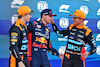 GP GIAPPONE, Qualifiche top three in parc ferme (L to R): Oscar Piastri (AUS) McLaren, second; Max Verstappen (NLD) Red Bull Racing, pole position; Lando Norris (GBR) McLaren, third.
23.09.2023. Formula 1 World Championship, Rd 17, Japanese Grand Prix, Suzuka, Japan, Qualifiche Day.
- www.xpbimages.com, EMail: requests@xpbimages.com © Copyright: Moy / XPB Images