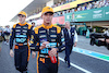 GP GIAPPONE, Lando Norris (GBR) McLaren in qualifying parc ferme with team mate Oscar Piastri (AUS) McLaren.
23.09.2023. Formula 1 World Championship, Rd 17, Japanese Grand Prix, Suzuka, Japan, Qualifiche Day.
- www.xpbimages.com, EMail: requests@xpbimages.com © Copyright: Batchelor / XPB Images