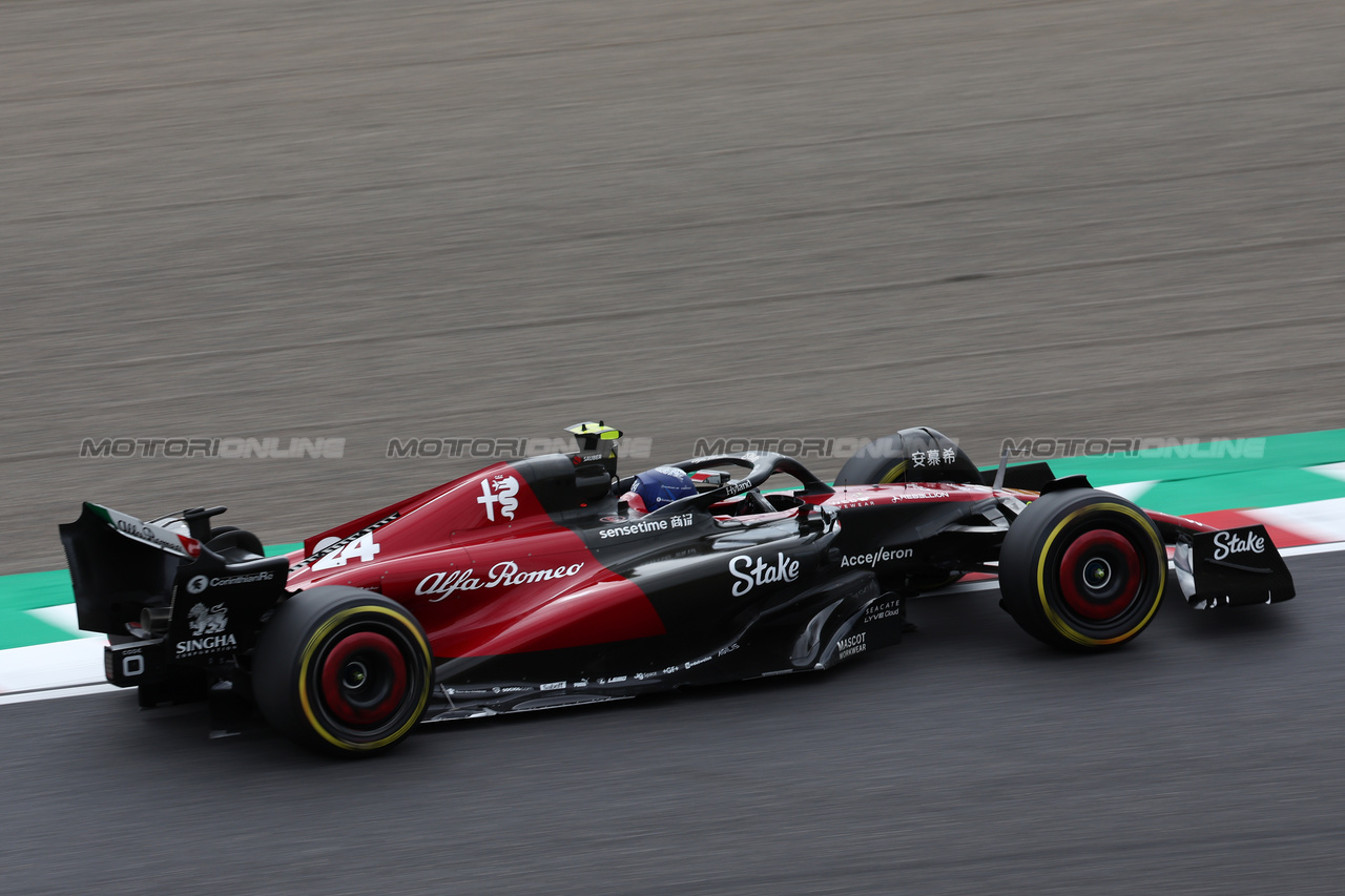 GP GIAPPONE, Zhou Guanyu (CHN) Alfa Romeo F1 Team C43.

22.09.2023. Formula 1 World Championship, Rd 17, Japanese Grand Prix, Suzuka, Japan, Practice Day.

- www.xpbimages.com, EMail: requests@xpbimages.com © Copyright: Moy / XPB Images
