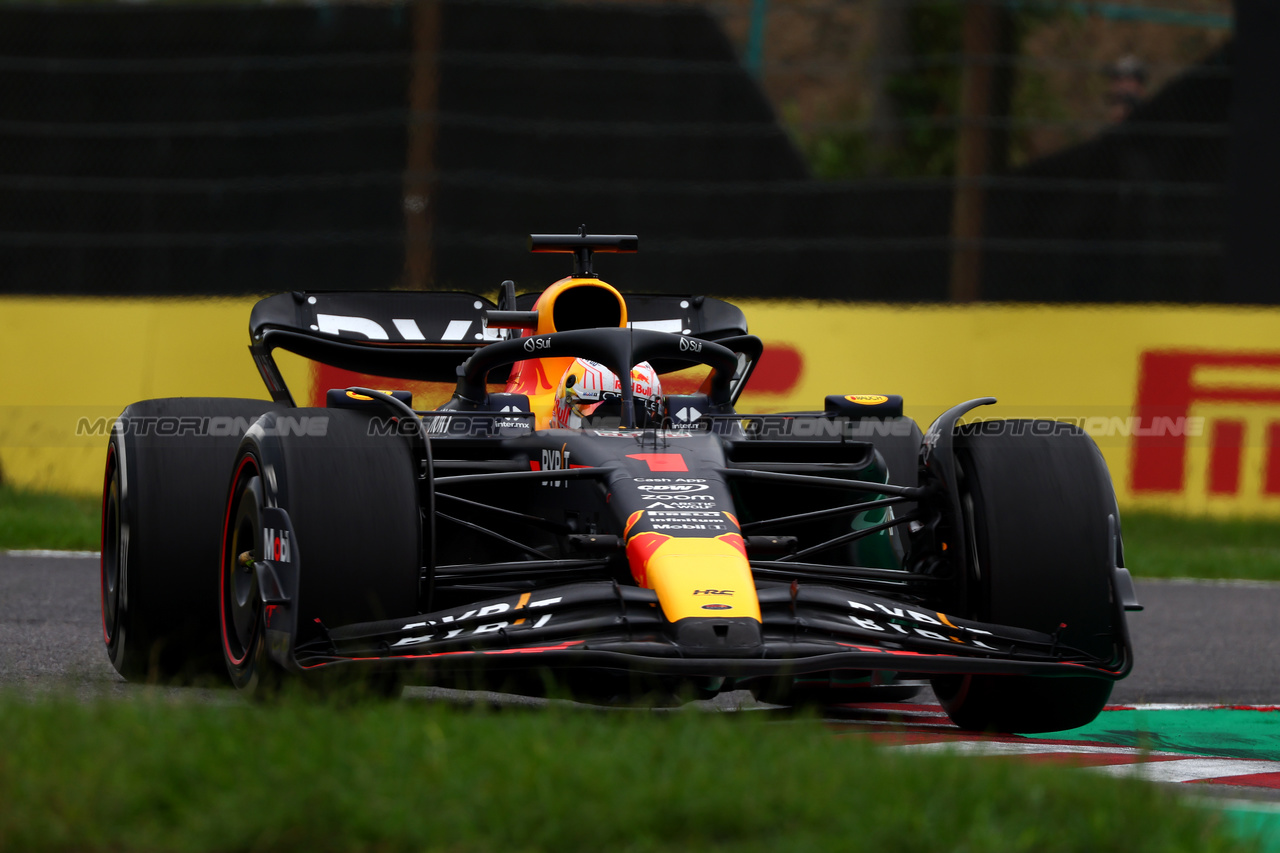 GP GIAPPONE, Max Verstappen (NLD) Red Bull Racing RB19.

22.09.2023. Formula 1 World Championship, Rd 17, Japanese Grand Prix, Suzuka, Japan, Practice Day.

 - www.xpbimages.com, EMail: requests@xpbimages.com © Copyright: Coates / XPB Images
