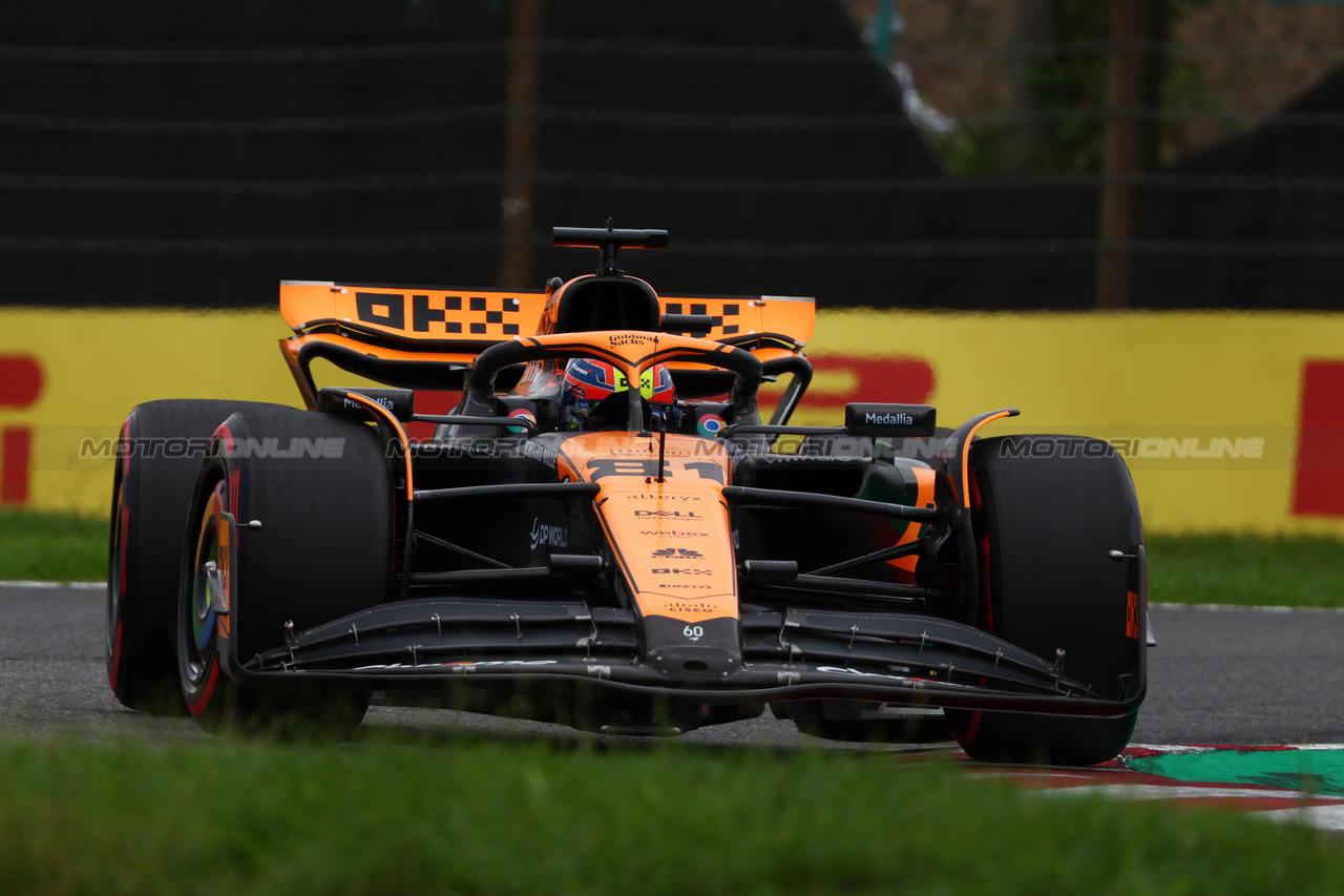 GP GIAPPONE, Oscar Piastri (AUS) McLaren MCL60.

22.09.2023. Formula 1 World Championship, Rd 17, Japanese Grand Prix, Suzuka, Japan, Practice Day.

 - www.xpbimages.com, EMail: requests@xpbimages.com © Copyright: Coates / XPB Images