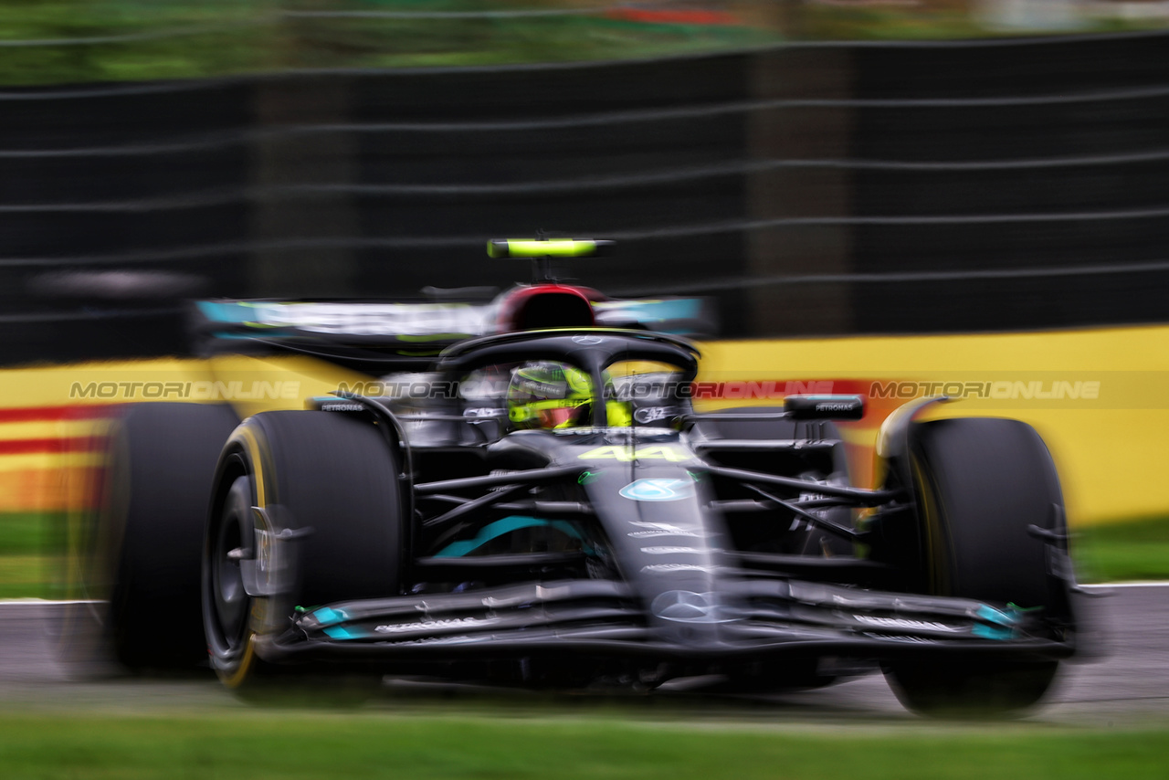 GP GIAPPONE, Lewis Hamilton (GBR) Mercedes AMG F1 W14.

22.09.2023. Formula 1 World Championship, Rd 17, Japanese Grand Prix, Suzuka, Japan, Practice Day.

 - www.xpbimages.com, EMail: requests@xpbimages.com © Copyright: Coates / XPB Images
