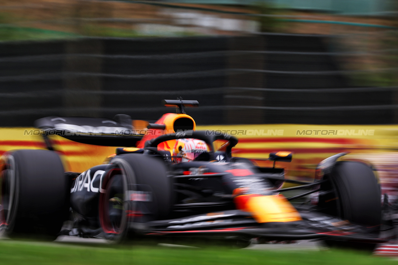 GP GIAPPONE, Max Verstappen (NLD) Red Bull Racing RB19.

22.09.2023. Formula 1 World Championship, Rd 17, Japanese Grand Prix, Suzuka, Japan, Practice Day.

 - www.xpbimages.com, EMail: requests@xpbimages.com © Copyright: Coates / XPB Images